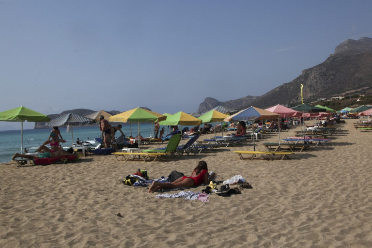 Κρήτη: Ολλανδός τουρίστας τα «έτσουξε» και η γυναίκα του τον… έκλεψε και τον άφησε στο νησί