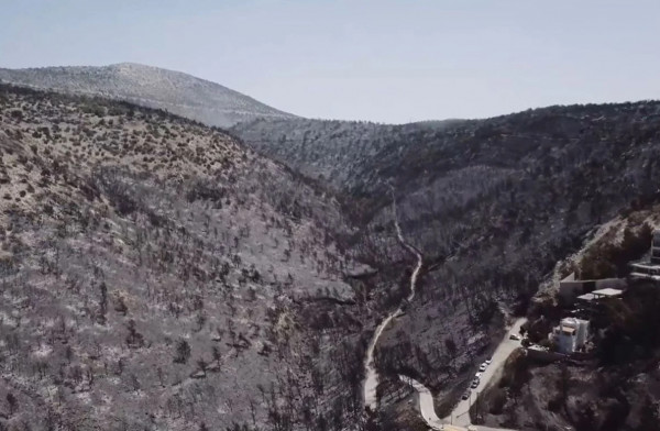 Φωτιά σε Βούλα και Βάρη: Αποκαρδιωτικές εικόνες από τον Υμηττό – Συγκλονιστικό βίντεο από drone