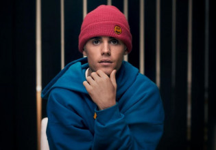 Τζάστιν Μπίμπερ: Σοκαριστικό βίντεο – Ανακοίνωσε ότι παρέλυσε το μισό του πρόσωπο