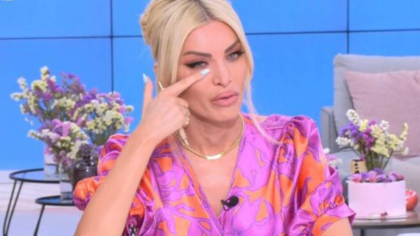 Κατερίνα Καινούργιου: Ξέσπασε σε κλάματα στον «αέρα» – «Θέλω να κάνω ένα παιδάκι και αναρωτιέμαι…»