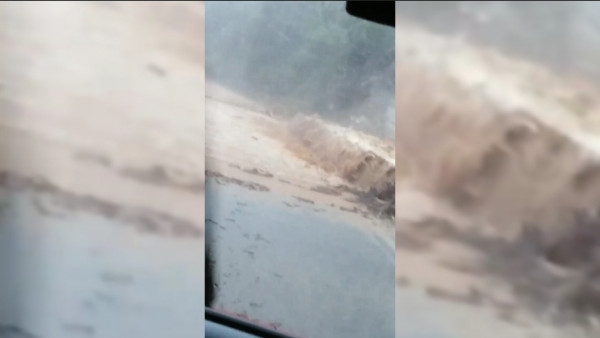 Κακοκαιρία Genesis: Ορμητικός χείμαρρος κόβει την κυκλοφορία σε δρόμο στην Ξάνθη