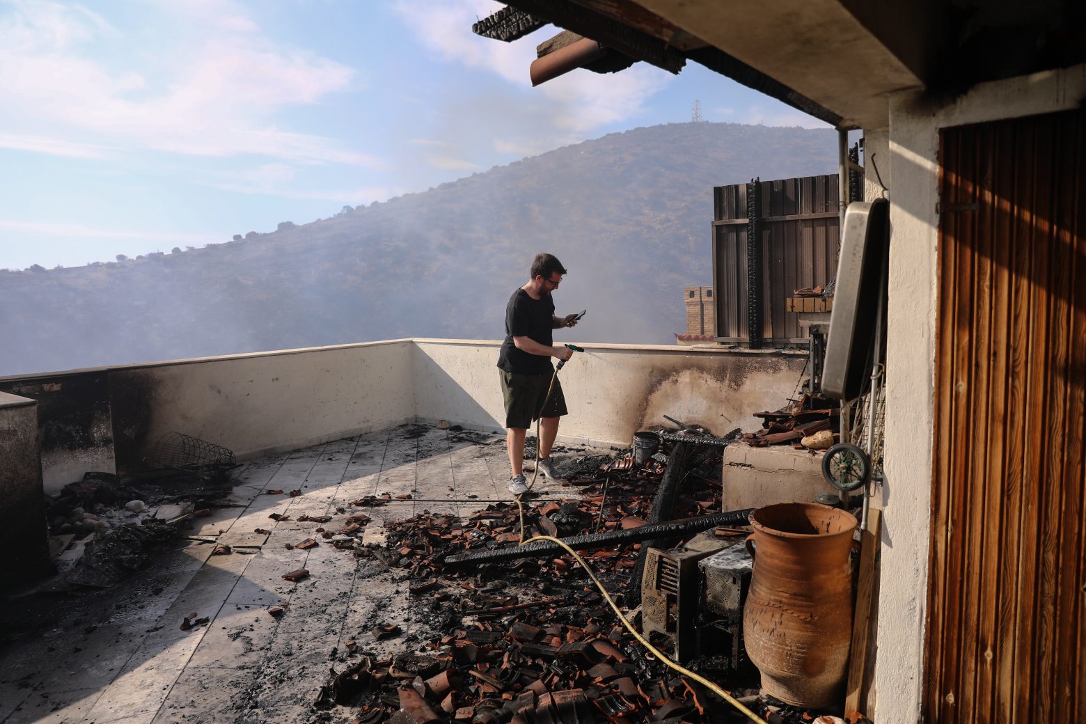 Φωτιά στη Βούλα: Σε εξέλιξη η καταγραφή ζημιών στο Πανόραμα - Σε επιφυλακή η Πυροσβεστική