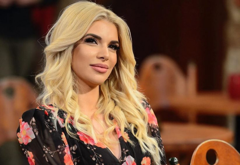 Κατάθεση ψυχής από την Χριστίνα Καρνέζη: «Δεν μιλούσαμε γιατί φοβόμασταν ότι θα μας σκοτώσει»