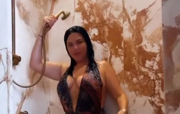 Δήμητρα Κατσαφάδου: Με μαγιό στο ντους – «Πώς ήμουνα πριν και πώς είμαι τώρα»