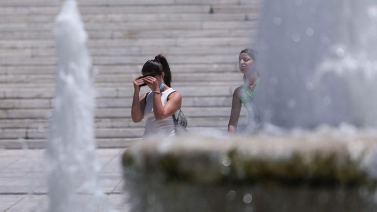 Καιρός: Σε ποιες περιοχές θα βρέξει την Κυριακή – Μίνι καύσωνας την ερχόμενη εβδομάδα