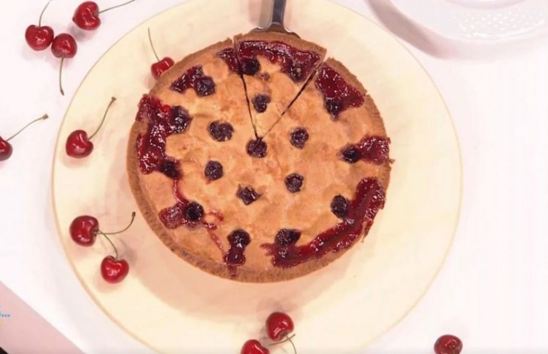 Αμερικανική κερασόπιτα: Εύκολη και γρήγορη συνταγή που θα λατρέψουν μικροί και μεγάλοι