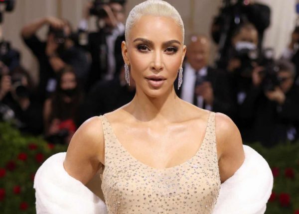 Κιμ Καρντάσιαν: Κατέστρεψε το ιστορικό φόρεμα της Μέριλιν Μονρόε στο Met Gala
