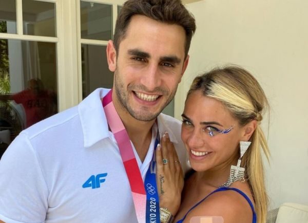 Κόνι Μεταξά: Αποκαλύπτει όλες τις λεπτομέρειες του γάμου της με τον Μάριο Καπότση