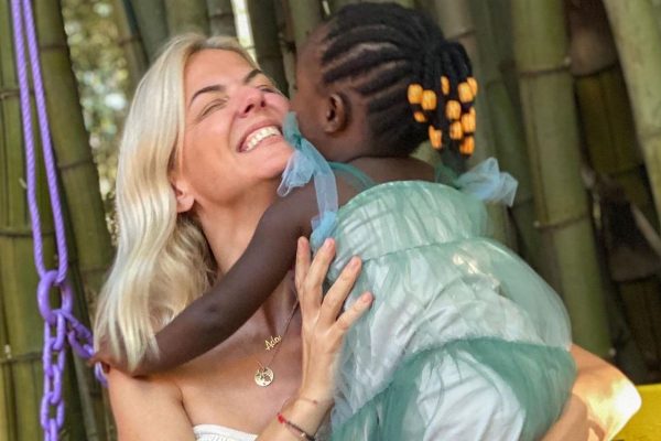 Χριστίνα Κοντοβά: Βάφτισε την κόρη της στo Νυμφαίο – Ποιο είναι το όνομα του κοριτσιού