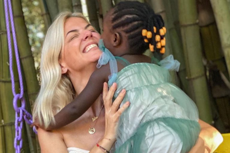 Χριστίνα Κοντοβά: Βάφτισε την κόρη της στo Νυμφαίο – Ποιο είναι το όνομα του κοριτσιού