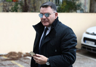 Δίκη Λιγνάδη: Ένταση έξω από το δικαστήριο ανάμεσα στον Αλέξη Κούγια και δημοσιογράφους