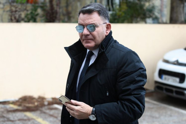 Δίκη Λιγνάδη: Ένταση έξω από το δικαστήριο ανάμεσα στον Αλέξη Κούγια και δημοσιογράφους