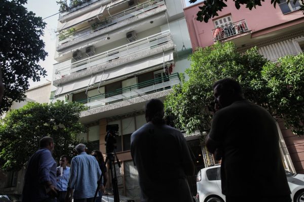 Γυναικοκτονία στο Κουκάκι: Το θύμα είχε αναρτήσει το τραγούδι «Ετοιμάζω ταξίδι» – Τι λένε φίλος και ο κουνιάδος της 46χρονης