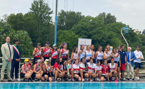 Κωπηλασία γυναικών: Πρωτιά για τις Ερυθρόλευκες στη Ρώμη