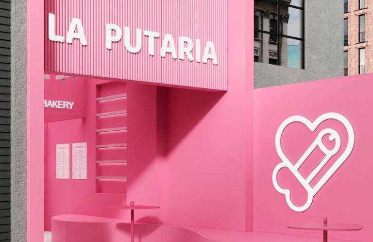 «Η Πόρνη»: Το ζαχαροπλαστείο με τα «σεξουαλικά» γλυκά – Πλήθος πελατών αλλά και αντιδράσεις