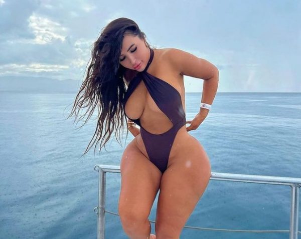 Η Αλβανίδα influencer που… τρέλανε τη Μύκονο τώρα προκαλεί πανικό και στις Κάννες