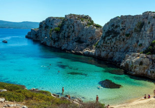 Μεσσηνία: Το παραδεισένιο νησάκι με το ιστορικό ναυάγιο