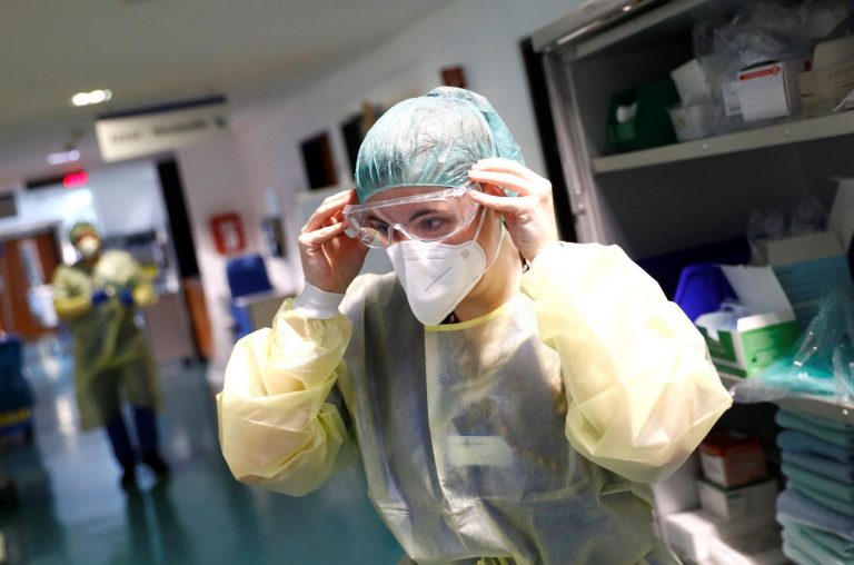 Κοροναϊός: 11.972 νέα κρούσματα και 13 θάνατοι – Στους 86 οι διασωληνωμένοι