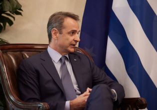Μητσοτάκης από Κύπρο: Οι εκλογές θα γίνουν στο τέλος της τετραετίας