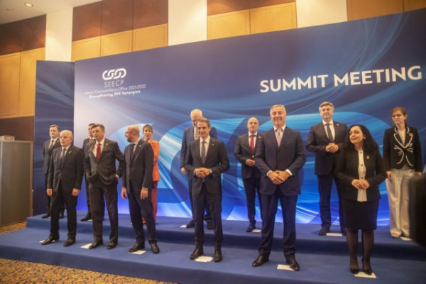 Θεσσαλονίκη: Η Κοινή Διακήρυξη της Συνόδου Κορυφής – Ένταξη των Δ. Βαλκανίων στην ΕΕ ως το 2033 η πρόταση Μητσοτάκη