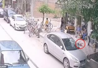 Τουρκία: Μωρό έπεσε με το κεφάλι από μπαλκόνι στην πλάτη περαστικού άνδρα – Σώθηκε από θαύμα