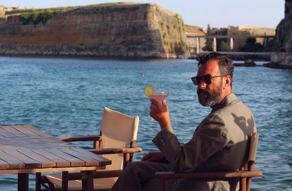 Άγγελος Μπράτης: Άφησε ήδη πίσω το GNTM – Αυτό είναι το νέο τηλεοπτικό του βήμα