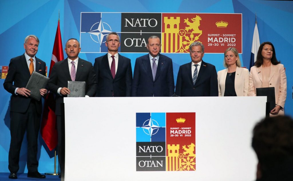 NATO: Τι στοίχισε το «ναι» του Ερντογάν και οι φόβοι για συμφωνίες κάτω από το τραπέζι - Πώς θα γραφτεί η συνέχεια απέναντι στην Ελλάδα