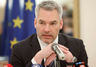 Αυστρία: Ο καγκελάριος Νεχάμερ καλεί για ένα ενδιάμεσο στάδιο για την ένταξη της Ουκρανίας στην ΕΕ