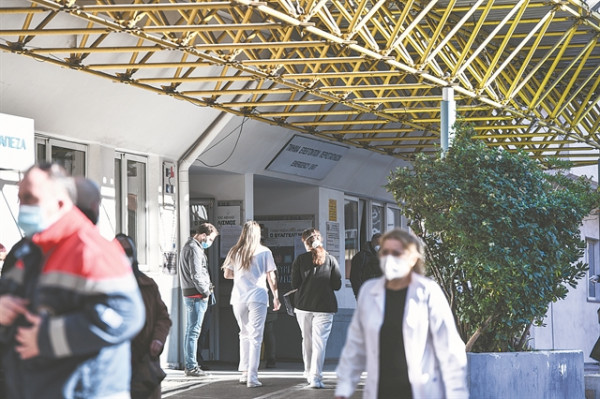 Εξτρα επίδομα σε υγειονομικούς – Το σχέδιο του υπουργείου Υγείας