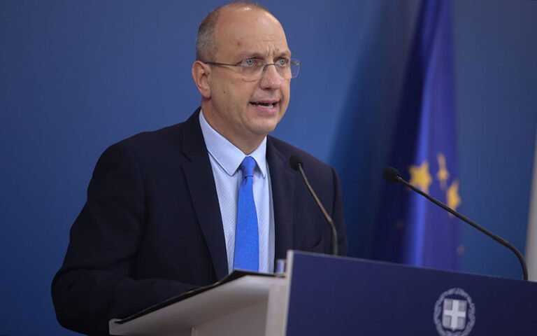 Οικονόμου: Η κυβέρνηση σκέφτεται περαιτέρω βελτιώσεις στις δηλώσεις των Πόθεν Έσχες των πολιτικών