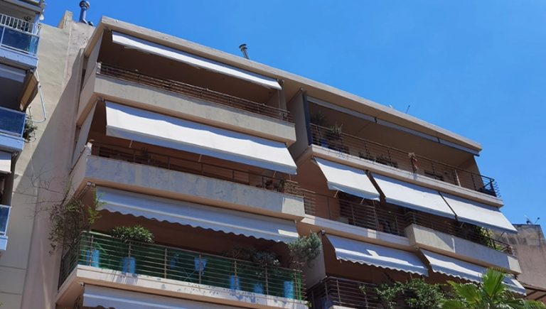 Παγκράτι: 21χρονη έπεσε από το μπαλκόνι και σκοτώθηκε