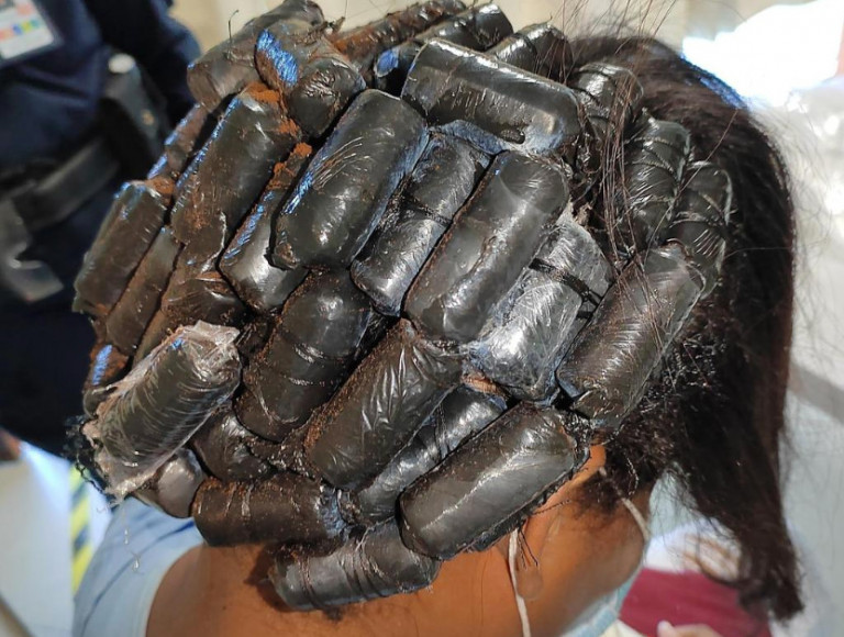 Παναμάς: Συνελήφθησαν δύο γυναίκες με «ναρκωπερούκες» – Μετέφεραν κοκαΐνη από την Κολομβία