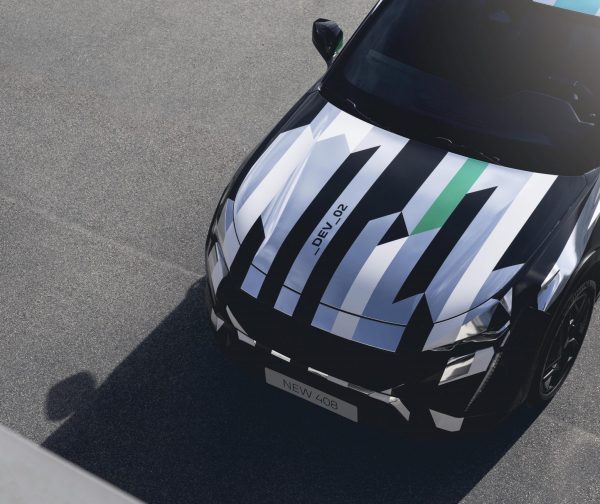 Στην τελική ευθεία το νέο Peugeot 408