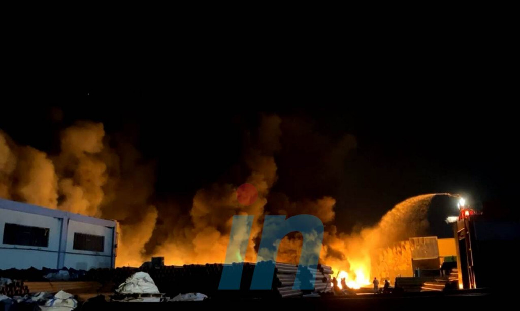Ασπρόπυργος: Φωτιά σε εργοστάσιο – Μεγάλη κινητοποίηση της Πυροσβεστικής
