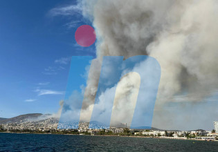 Φωτιά: Φουντώνει το μέτωπο προς τη Βάρη – Εκκενώνονται περιοχές και τα Παιδικά Χωριά SOS