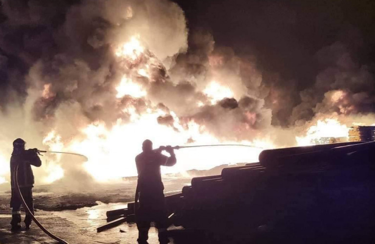 Ασπρόπυργος: Μήνυμα από το 112 για τη φωτιά – Παραμείνετε σε κλειστούς χώρους λόγω έκλυσης επικίνδυνων καπνών