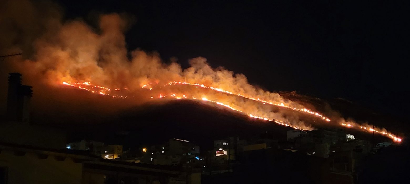 Σχιστό Κορυδαλλού: Καλύτερη η εικόνα της πυρκαγιάς - Αποκαταστάθηκε η κυκλοφορία των οχημάτων