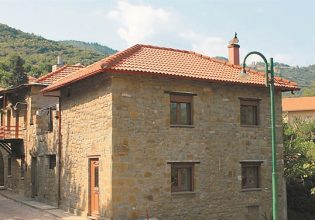 Τι συνδέει τον Τσούνη, την Αλίκη, τον Ροντήρη και τον Καραϊσκάκη;