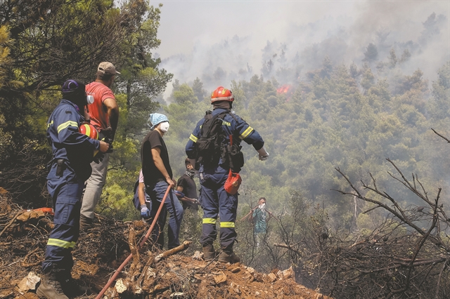 Πυροσβέστες στο εδώλιο για τις φωτιές του 2021