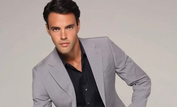 Ρένος Ρώτας: «Με βλέπουν στο δρόμο και λένε…» – Ο ηθοποιός αποκαλύπτει