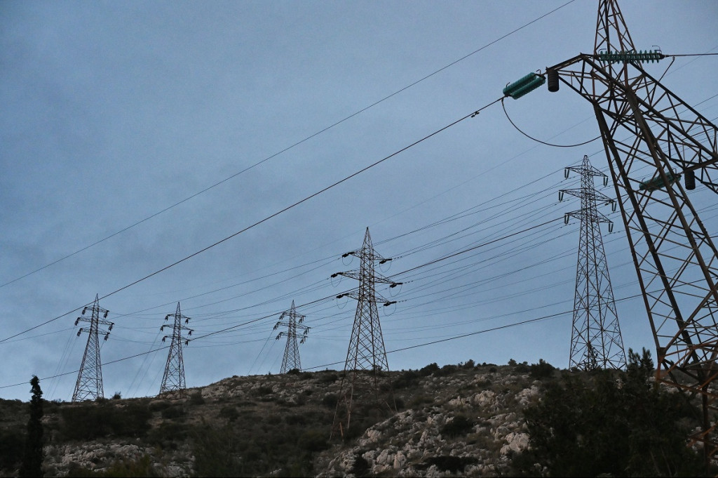 Αναβολή για τη ρήτρα αναπροσαρμογής