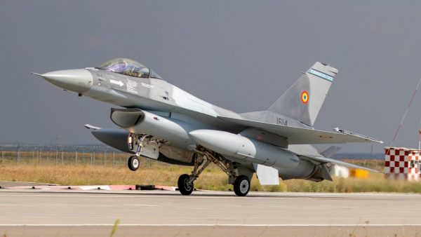 Ρουμανία: Αγοράζει 32 μεταχειρισμένα F-16 έναντι 454.000.000 ευρώ μέχρι την απόκτηση F-35