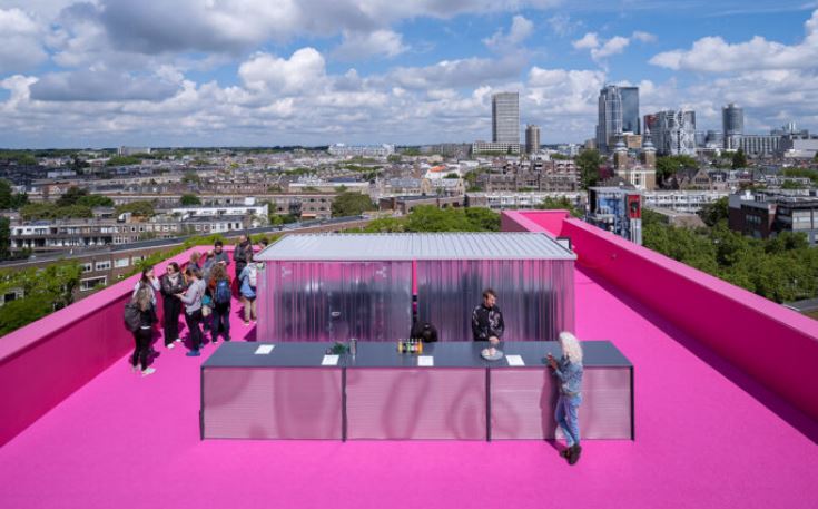 Σε υπέροχη ροζ στέγη χτυπάει η «καρδιά» του Μήνα Αρχιτεκτονικής στο Ρότερνταμ