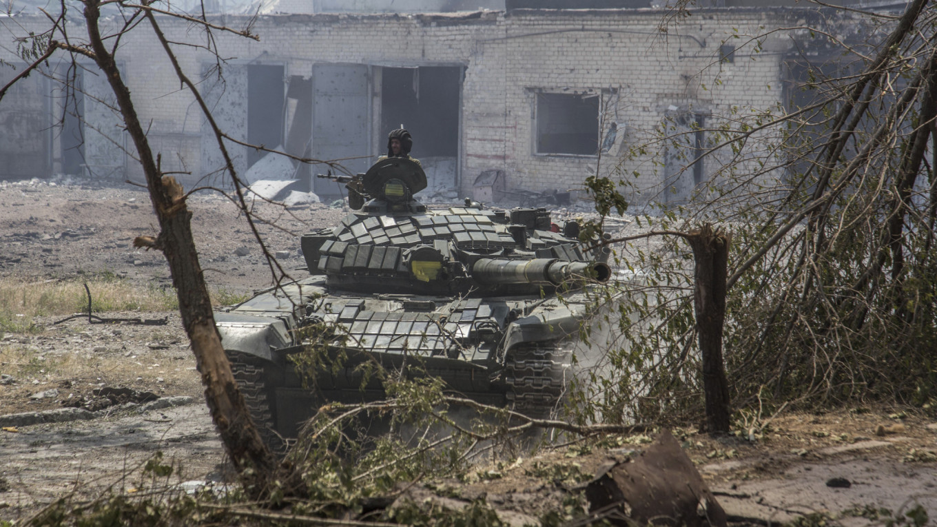 Ρωσία: Σφίγγει ο κλοιός στη Λισιτσάνσκ - Νέες βαριές απώλειες στον ουκρανικό στρατό
