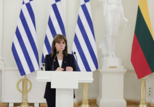 Σακελλαροπούλου: Υποστηρίζουμε τον διάλογο με την Τουρκία, ακόμα και τώρα