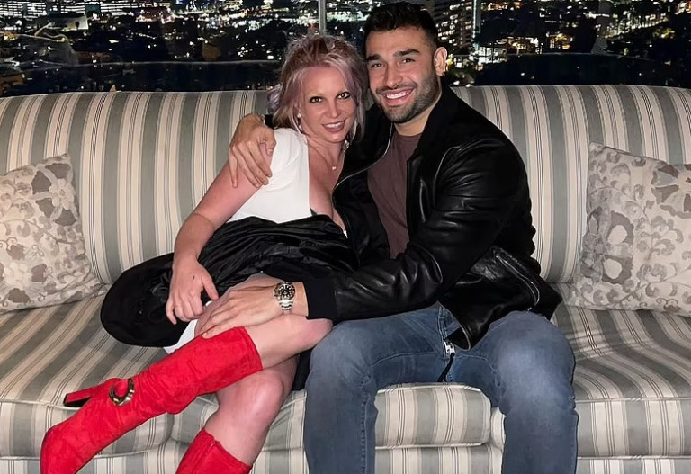 Μπρίτνεϊ Σπίαρς: Στη δημοσιότητα οι πρώτες φωτογραφίες του γάμου της – Δείτε την ντυμένη νυφούλα