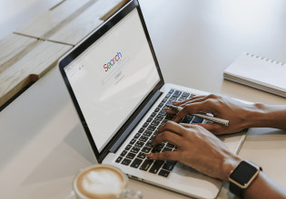 Πρόβλεψη για μείωση στις παραδόσεις PC, tablets και smartphones το 2022