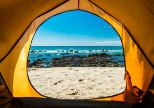 Ο απαραίτητος εξοπλισμός του camping: Όσα θα χρειαστείς για μέγιστη άνεση κάτω από τ’ αστέρια