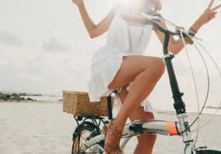 Φόρεμα: Το καλοκαιρινό outfit που δεν θα μείνει ποτέ εκτός μόδας