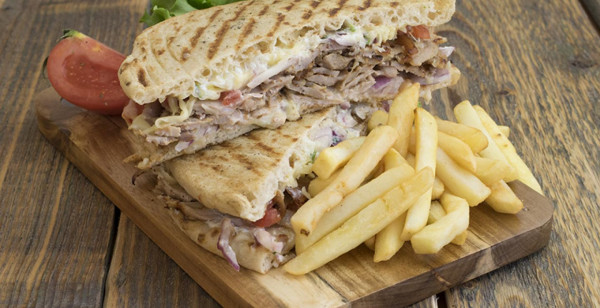 Δεν πίστευαν στα μάτια τους σε σουβλατζίδικο με online παραγγελία: «Ρωτήστε αν μπορώ να πληρώσω αύριο»